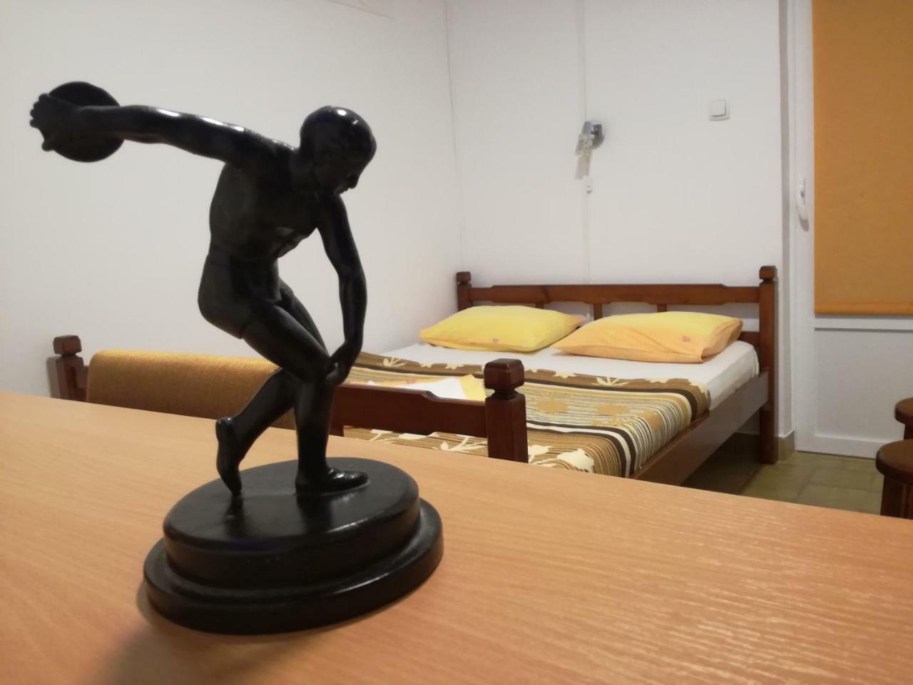 Miron Apart&Rooms ラファイロヴィチ エクステリア 写真