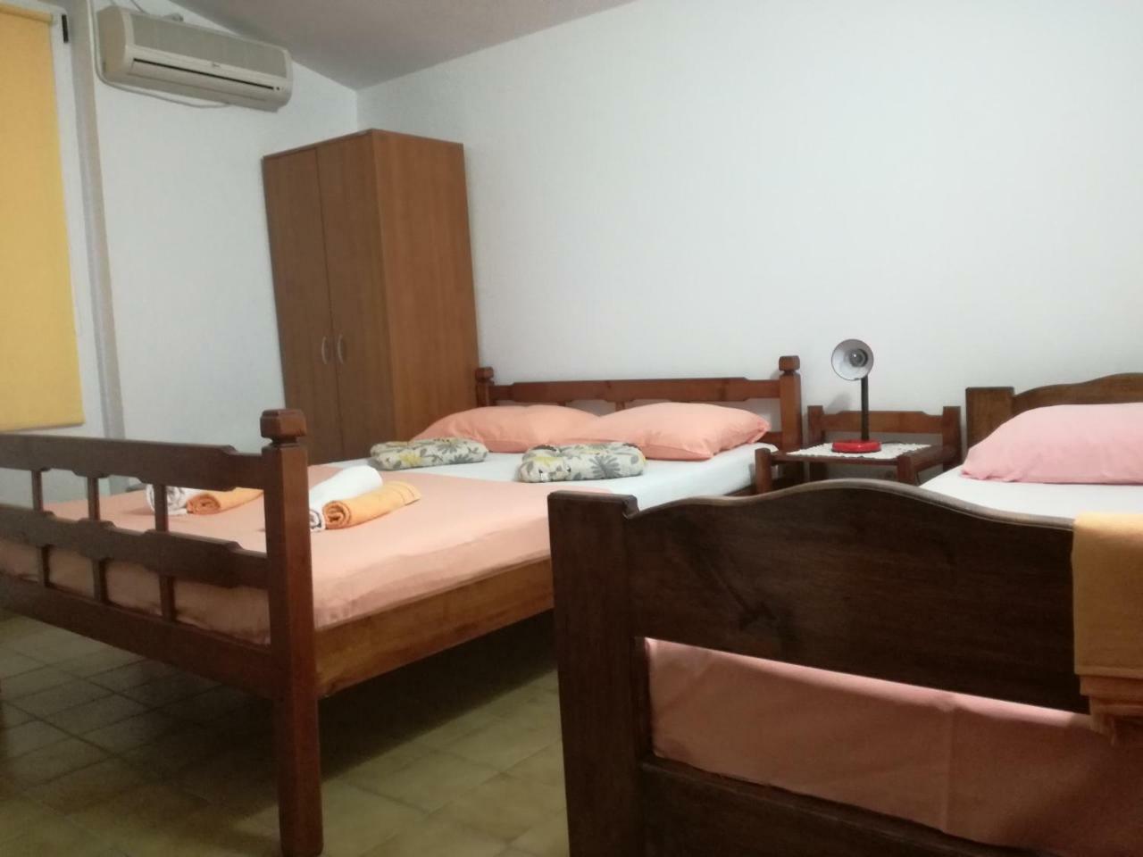 Miron Apart&Rooms ラファイロヴィチ エクステリア 写真